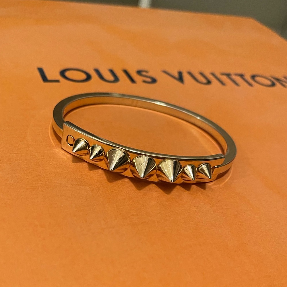 Fashion bracelet